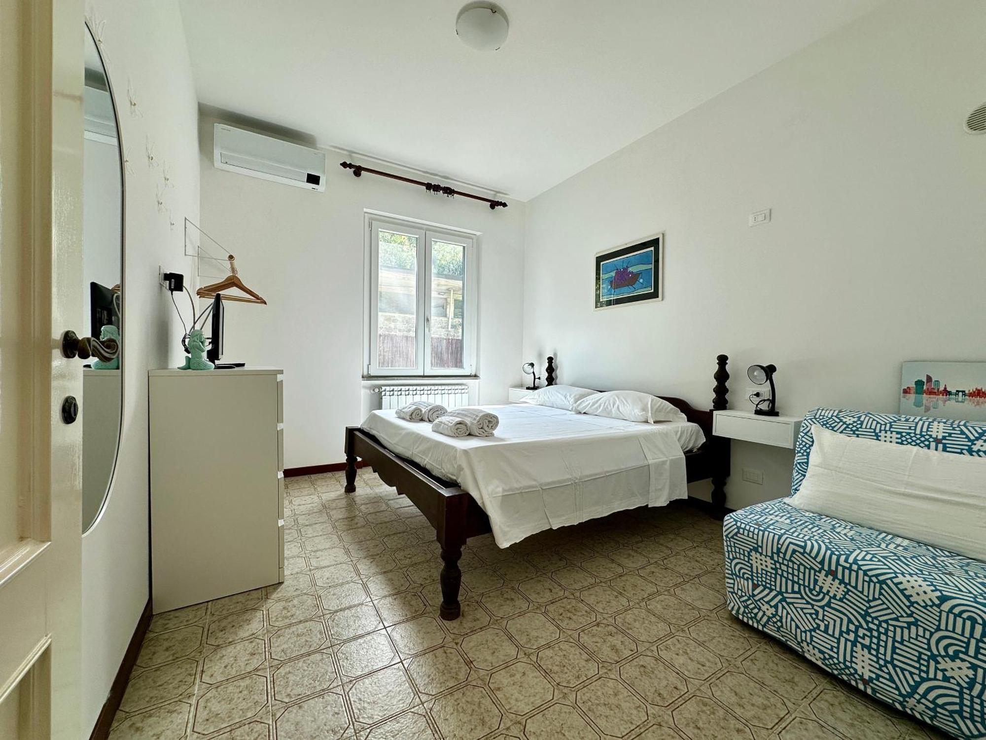 Terrace & Parking - Holiday Home Near Fegina Beach Монтеросо ал Маре Екстериор снимка