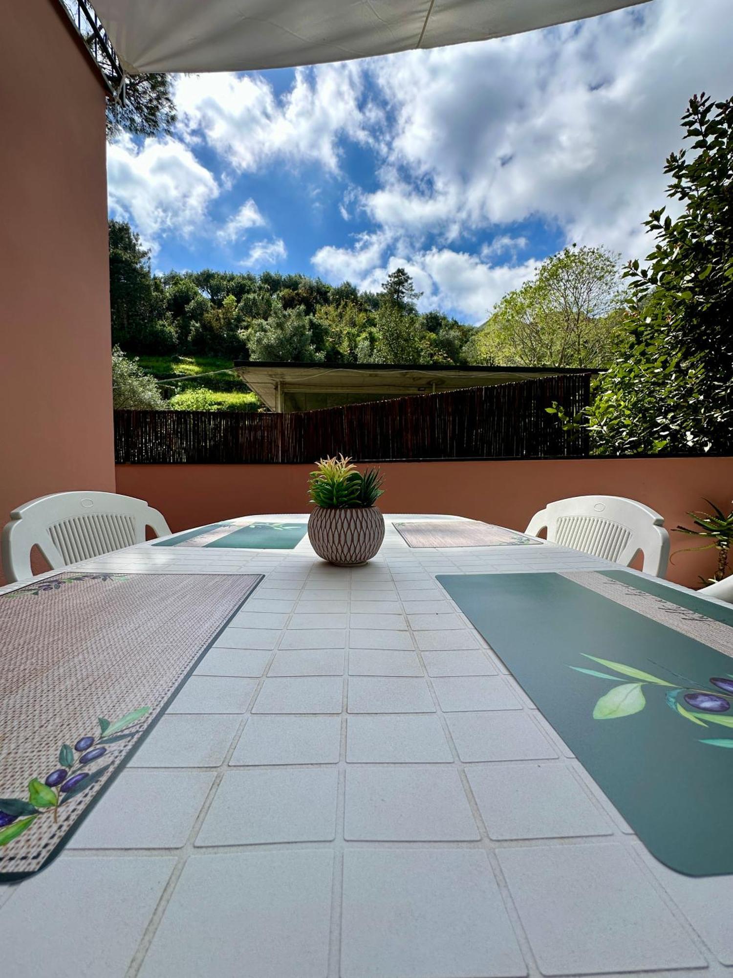 Terrace & Parking - Holiday Home Near Fegina Beach Монтеросо ал Маре Екстериор снимка