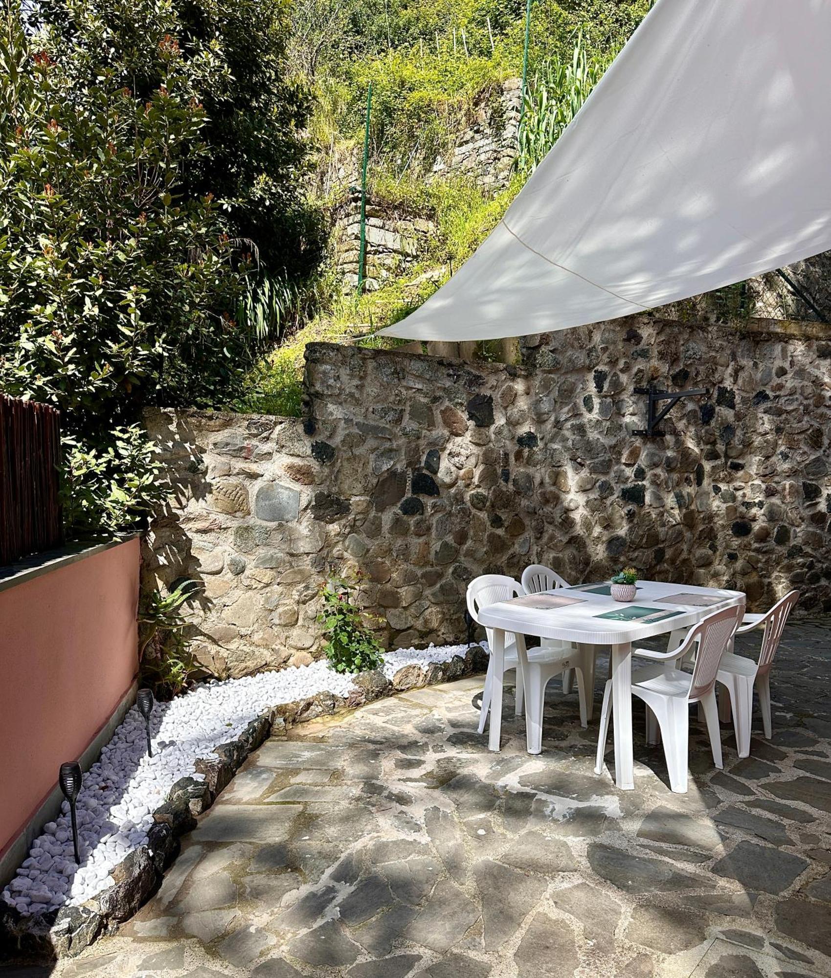 Terrace & Parking - Holiday Home Near Fegina Beach Монтеросо ал Маре Екстериор снимка