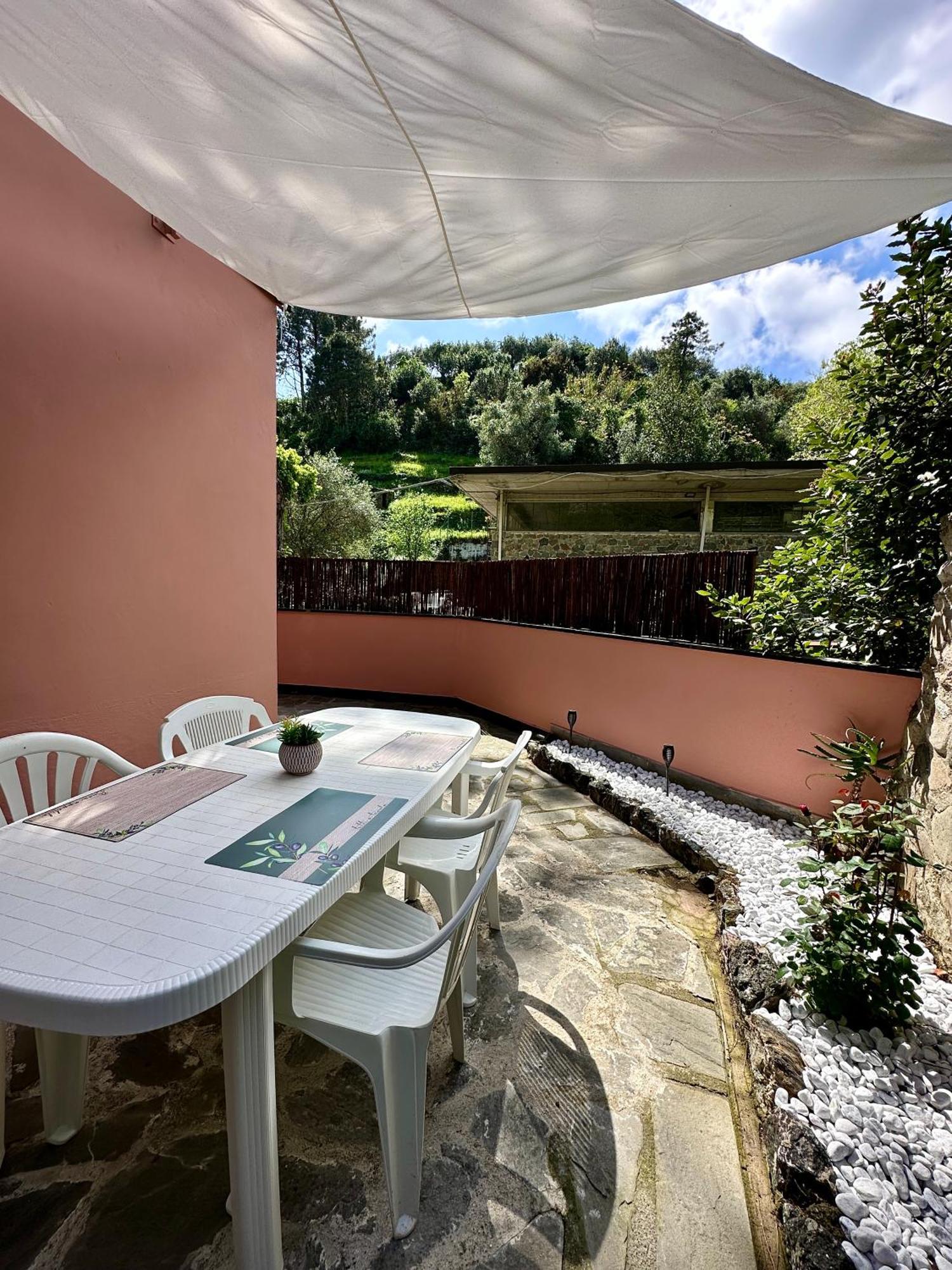 Terrace & Parking - Holiday Home Near Fegina Beach Монтеросо ал Маре Екстериор снимка