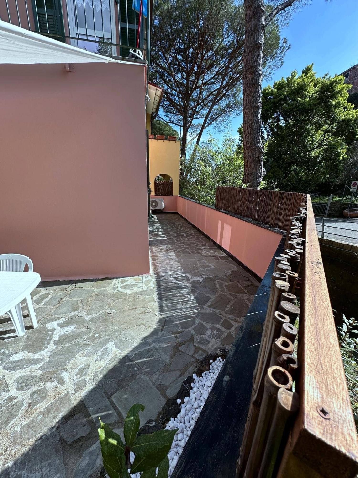 Terrace & Parking - Holiday Home Near Fegina Beach Монтеросо ал Маре Екстериор снимка