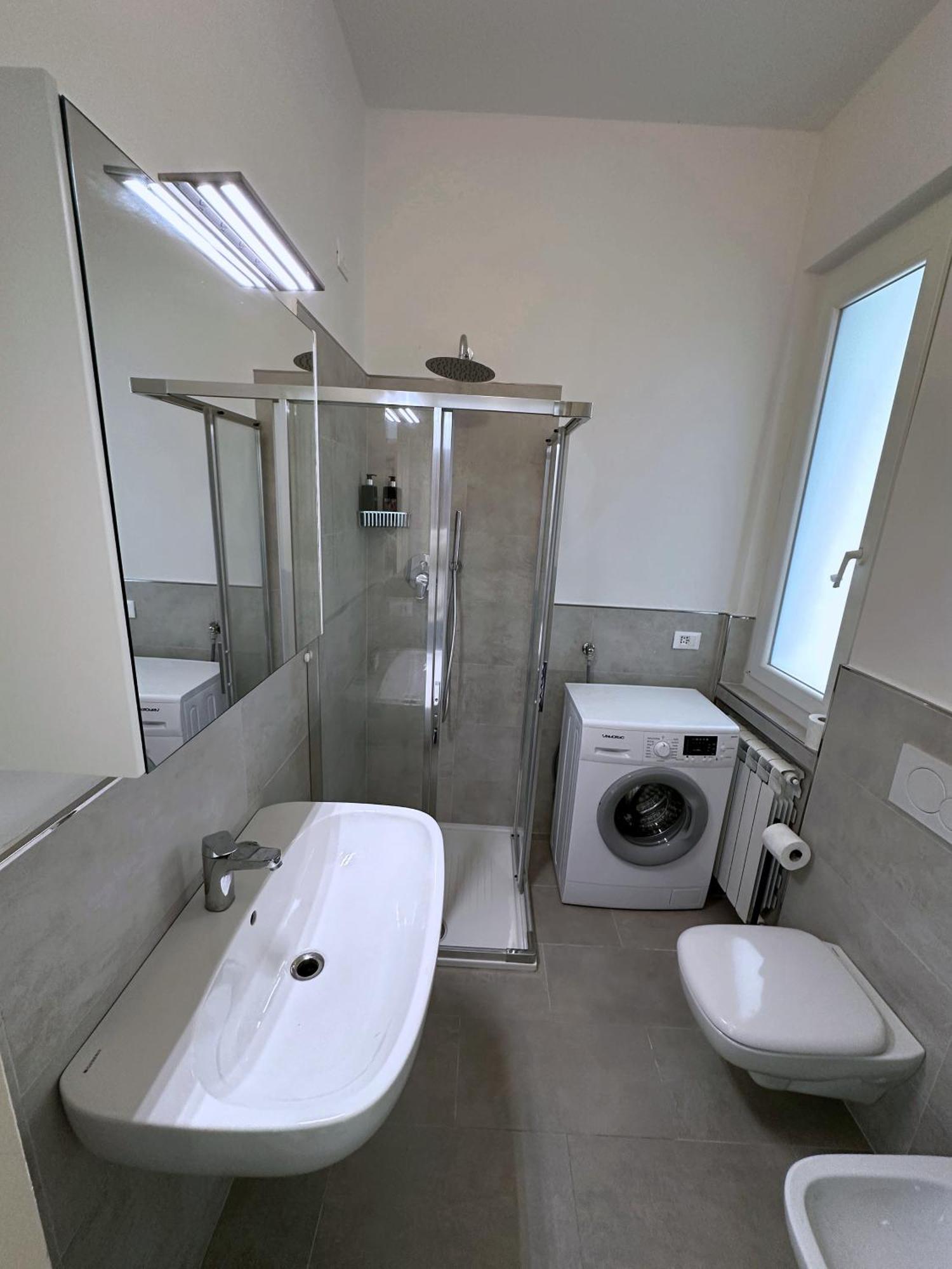 Terrace & Parking - Holiday Home Near Fegina Beach Монтеросо ал Маре Екстериор снимка