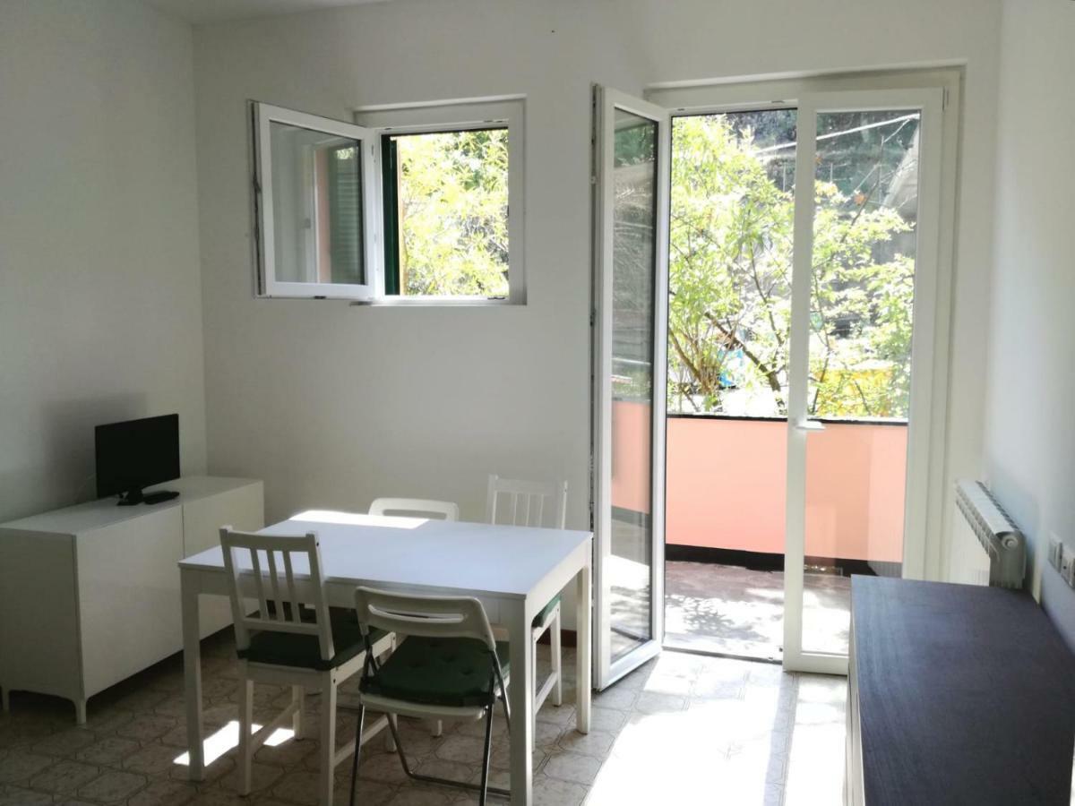 Terrace & Parking - Holiday Home Near Fegina Beach Монтеросо ал Маре Екстериор снимка